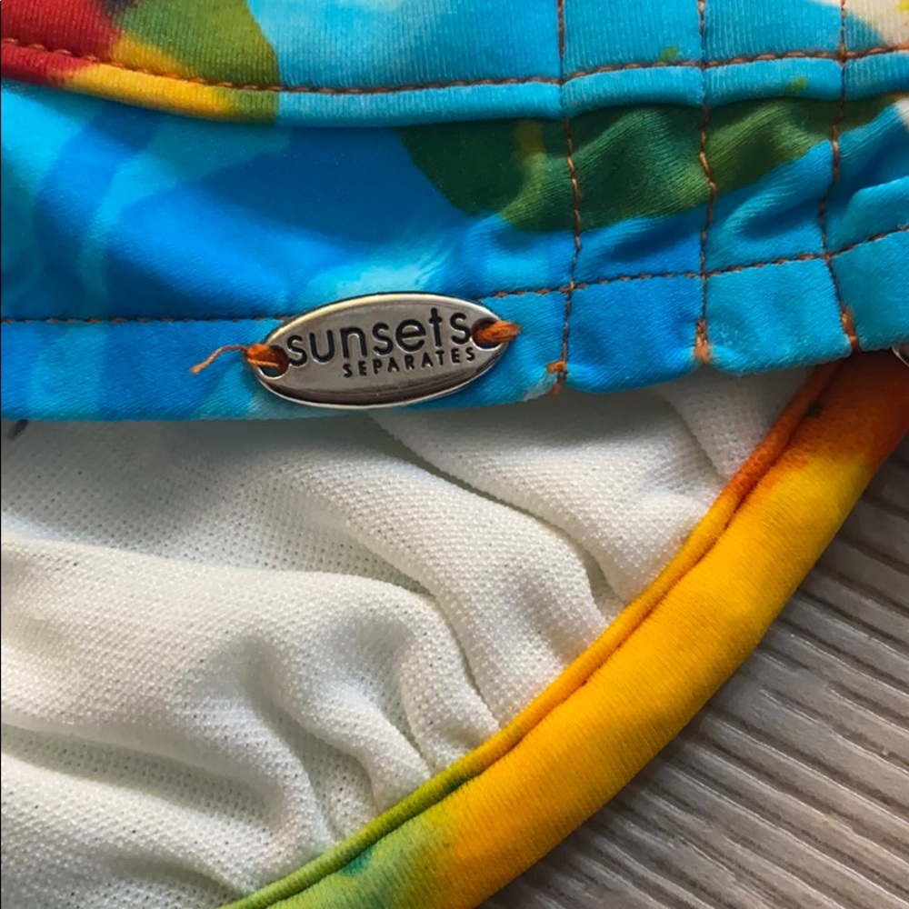 Women’s swim top - Picture 3 of 3